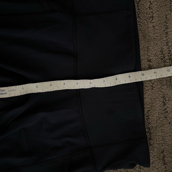 Lululemon crop leggings women’s size 8 gray - Picture 4 of 10